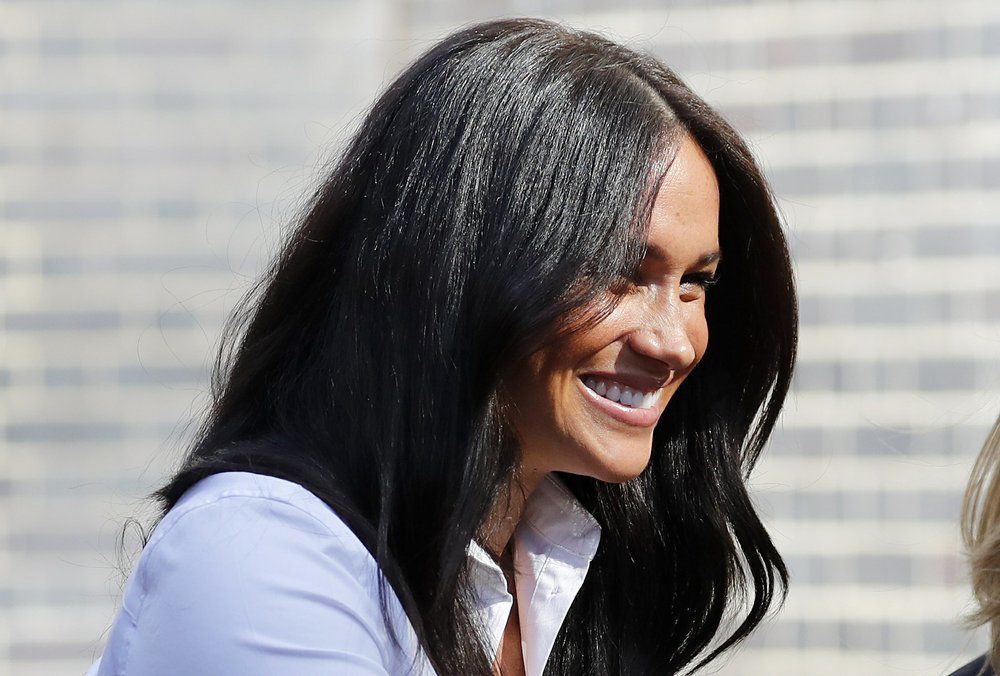 Meghan lanza línea de ropa para ayudar a mujeres sin empleo